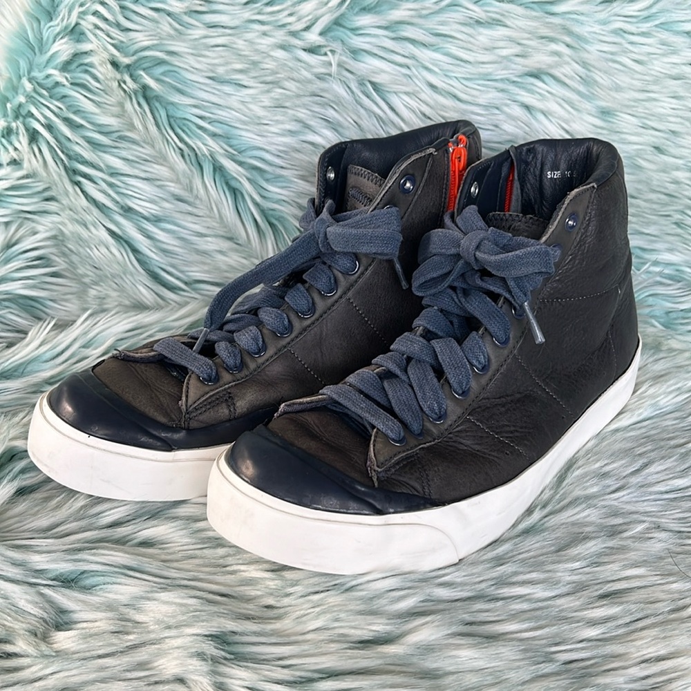 Men’s Nike Zipper Side, High Top Sneakers, Size 10.5